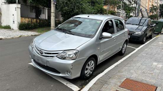 TOYOTA-ETIOS-2013