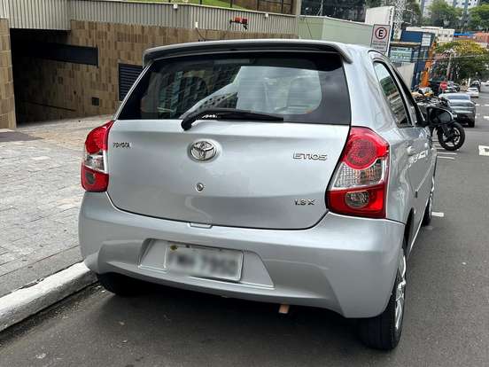 TOYOTA-ETIOS-1.3 X 16V FLEX 4P MANUAL TOYOTA-ETIOS-2013