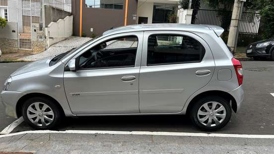 TOYOTA-ETIOS-2013