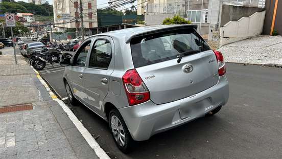 TOYOTA-ETIOS-2013