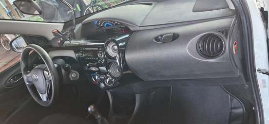 TOYOTA-ETIOS-2016