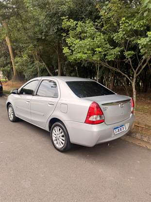 TOYOTA-ETIOS-1.5 XLS SEDAN 16V FLEX 4P MANUAL TOYOTA-ETIOS-2015