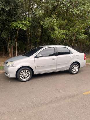 TOYOTA-ETIOS-2015