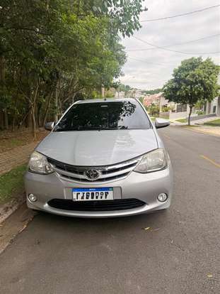 TOYOTA-ETIOS-2015