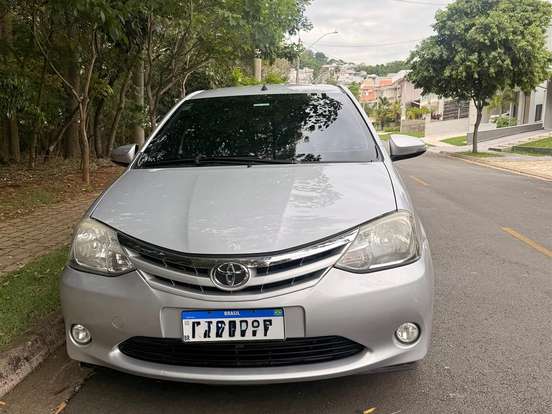 TOYOTA-ETIOS-1.5 XLS SEDAN 16V FLEX 4P MANUAL TOYOTA-ETIOS-2015