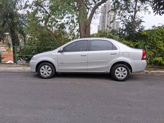TOYOTA ETIOS 1.5 XS SEDAN 16V FLEX 4P MANUAL