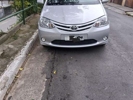 TOYOTA-ETIOS-1.5 XS SEDAN 16V FLEX 4P MANUAL TOYOTA-ETIOS-2013