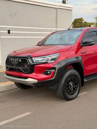 TOYOTA-HILUX-2024