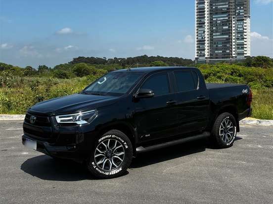 TOYOTA-HILUX-2.8 D-4D TURBO DIESEL CD SRX 4X4 AUTOMÁTICO TOYOTA-HILUX-2021
