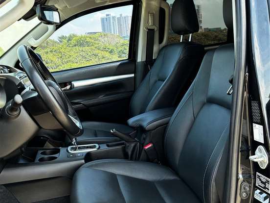 TOYOTA-HILUX-2.8 D-4D TURBO DIESEL CD SRX 4X4 AUTOMÁTICO TOYOTA-HILUX-2021