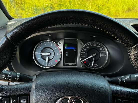 TOYOTA-HILUX-2.8 D-4D TURBO DIESEL CD SRX 4X4 AUTOMÁTICO TOYOTA-HILUX-2021