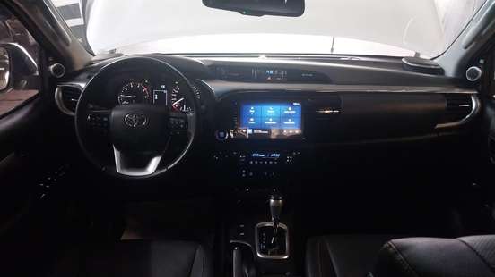 TOYOTA-HILUX-2024