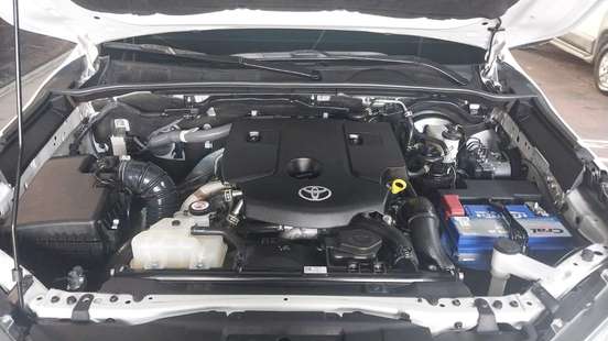 TOYOTA-HILUX-2024