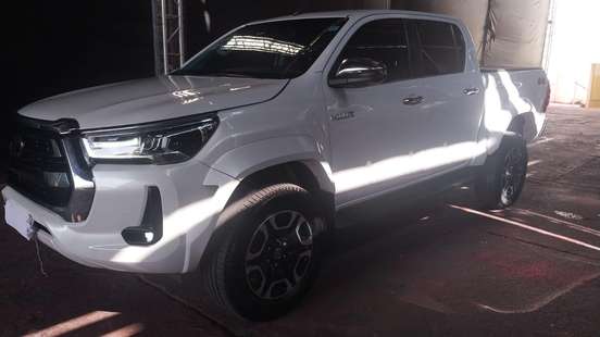 TOYOTA-HILUX-2024