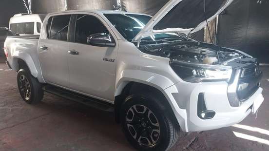 TOYOTA-HILUX-2024