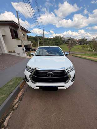 TOYOTA-HILUX-2025