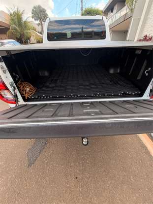 TOYOTA-HILUX-2025