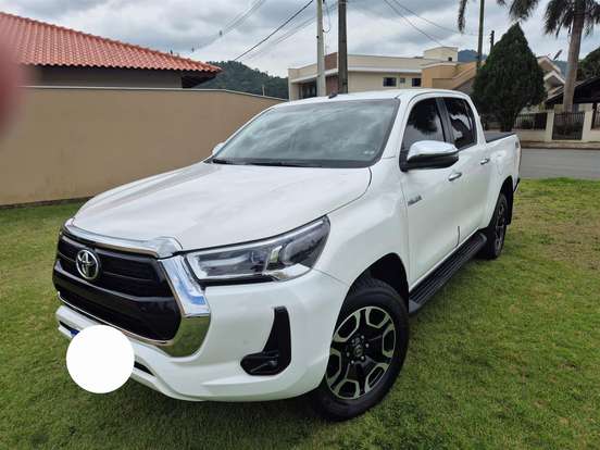 TOYOTA-HILUX-2024