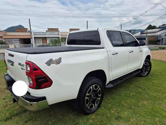 TOYOTA-HILUX-2024
