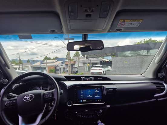 TOYOTA-HILUX-2024