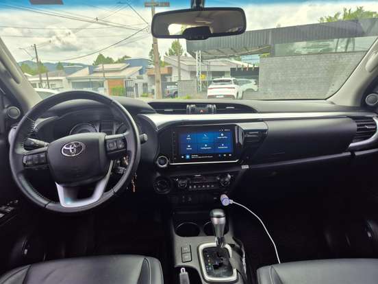 TOYOTA-HILUX-2024