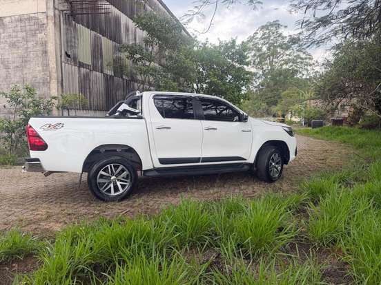TOYOTA-HILUX-2.8 SRX 4X4 CD 16V DIESEL 4P AUTOMÁTICO TOYOTA-HILUX-2017