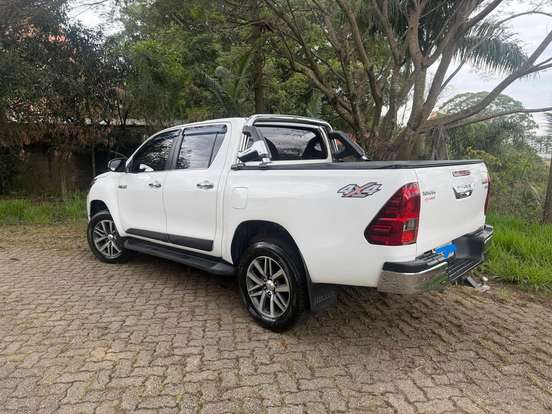 TOYOTA-HILUX-2.8 SRX 4X4 CD 16V DIESEL 4P AUTOMÁTICO TOYOTA-HILUX-2017