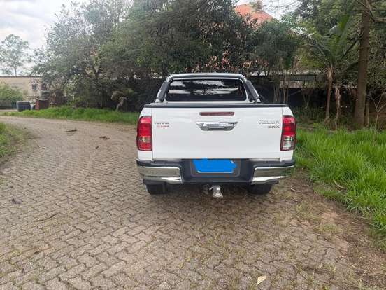 TOYOTA-HILUX-2.8 SRX 4X4 CD 16V DIESEL 4P AUTOMÁTICO TOYOTA-HILUX-2017