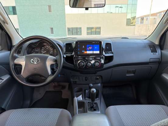 TOYOTA-HILUX-2012