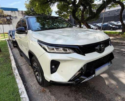 TOYOTA-HILUX SW4-2022