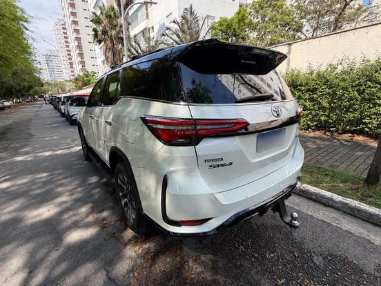 TOYOTA-HILUX SW4-2.8 D-4D TURBO DIESEL DIAMOND 7L 4X4 AUTOMÁTICO TOYOTA-HILUX SW4-2022