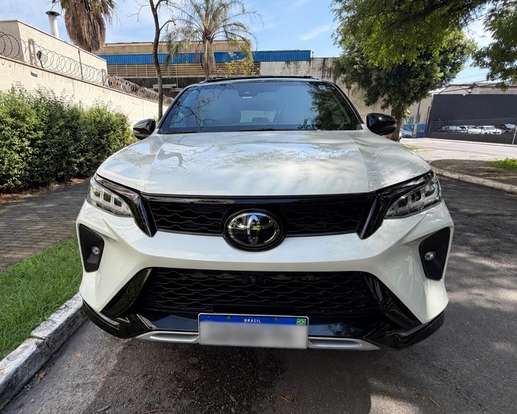 TOYOTA-HILUX SW4-2022