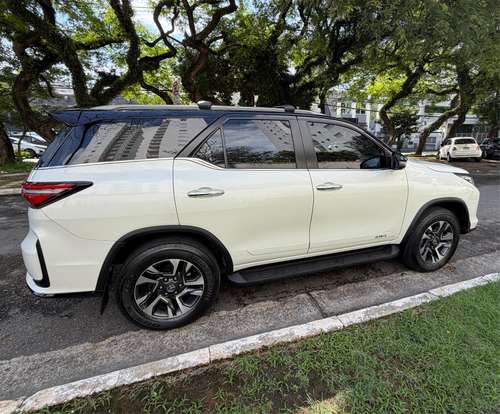 TOYOTA-HILUX SW4-2022