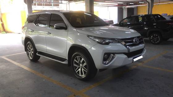 TOYOTA HILUX SW4 2.8 SRX 4X4 16V TURBO INTERCOOLER DIESEL 4P AUTOMÁTICO