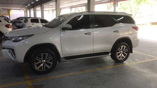 TOYOTA-HILUX SW4-2.8 SRX 4X4 16V TURBO INTERCOOLER DIESEL 4P AUTOMÁTICO TOYOTA-HILUX SW4-2017