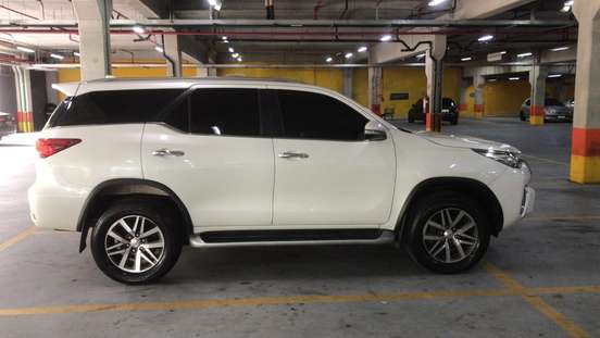 TOYOTA-HILUX SW4-2.8 SRX 4X4 16V TURBO INTERCOOLER DIESEL 4P AUTOMÁTICO TOYOTA-HILUX SW4-2017