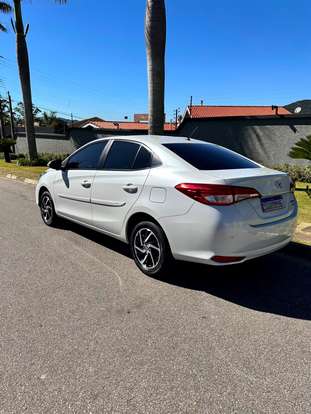 TOYOTA-YARIS-2022