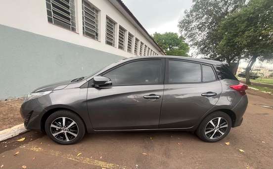 TOYOTA-YARIS-2021
