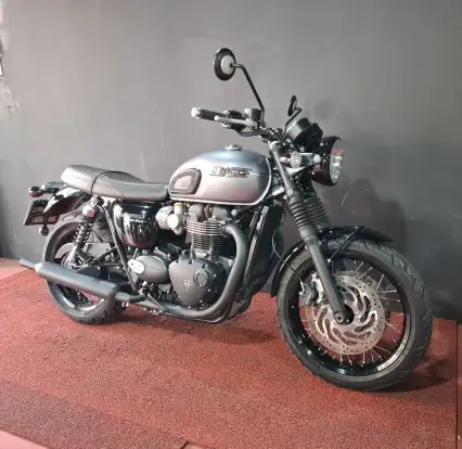 TRIUMPH-BONNEVILLE T120 BLACK 1200-2024