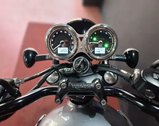TRIUMPH-BONNEVILLE T120 BLACK 1200-2024
