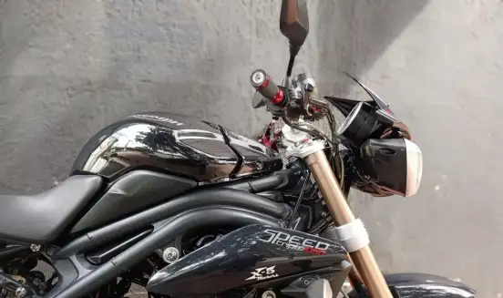 TRIUMPH-SPEED TRIPLE-2014