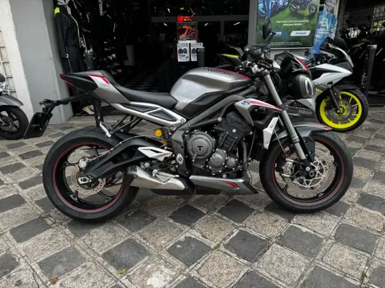 TRIUMPH STREET TRIPLE 765 RS 