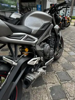 TRIUMPH-STREET TRIPLE 765 RS-2020