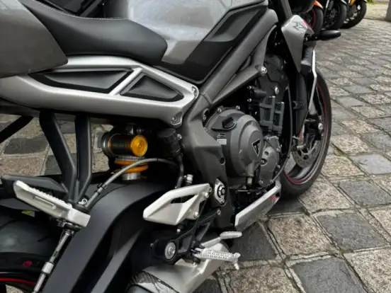 TRIUMPH-STREET TRIPLE 765 RS TRIUMPH-STREET TRIPLE 765 RS-2020