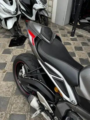 TRIUMPH-STREET TRIPLE 765 RS-2020