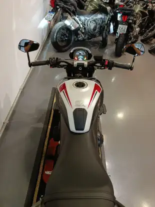 TRIUMPH-TRIDENT 660 TRIPLE TRIBUTE EDITION TRIUMPH-TRIDENT 660 TRIPLE TRIBUTE EDITION-2024
