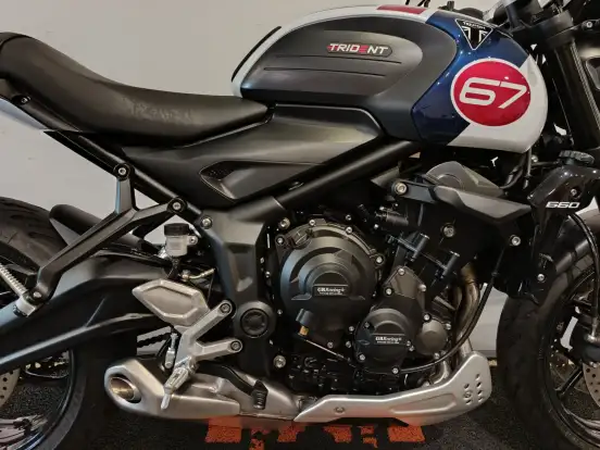 TRIUMPH-TRIDENT 660 TRIPLE TRIBUTE EDITION TRIUMPH-TRIDENT 660 TRIPLE TRIBUTE EDITION-2024