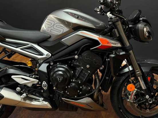 TRIUMPH-STREET TRIPLE 765 RS TRIUMPH-STREET TRIPLE 765 RS-2023