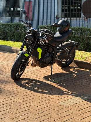 TRIUMPH-TRIDENT 660-2023