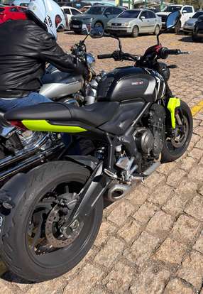TRIUMPH-TRIDENT 660-2023